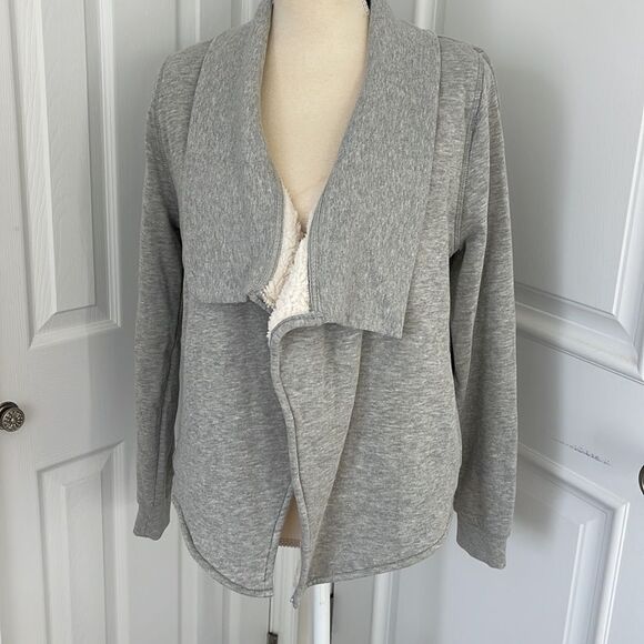 Olive & Oak Waterfall sherpa lined grey cardigan - Picture 3 of 9